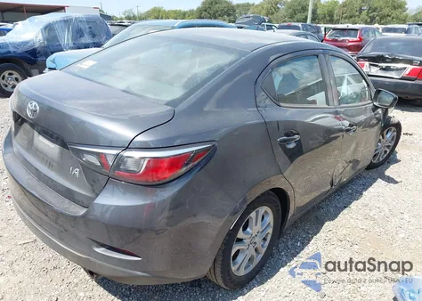 2018 Toyota Yaris Ia из США, поврежденный, VIN 3MYDLBYV5JY302669